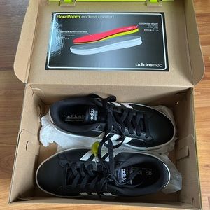 Women’s size 7.5 adidas neo sneakers
